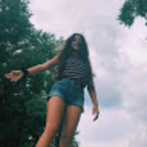 Meet your Posher, Alexia